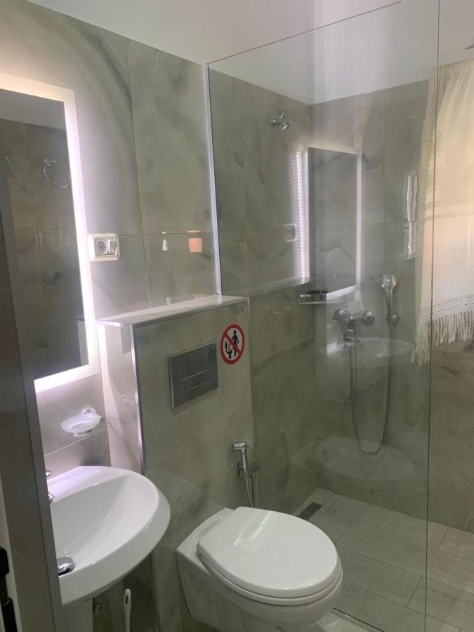 Hotel Soan Sarandë Exteriör bild